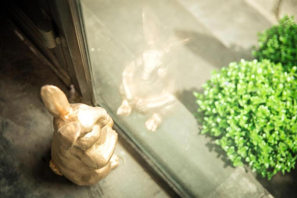 The Rabbit'S Hole Hostel 曼谷 外观 照片