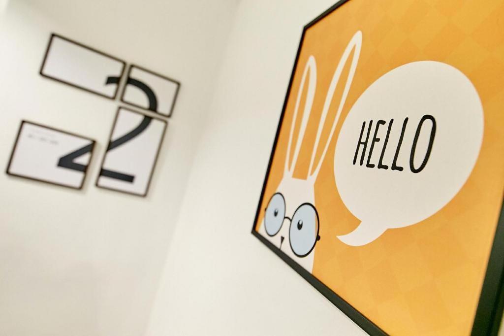The Rabbit'S Hole Hostel 曼谷 外观 照片