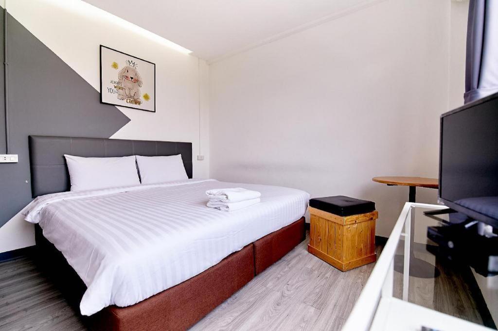The Rabbit'S Hole Hostel 曼谷 外观 照片