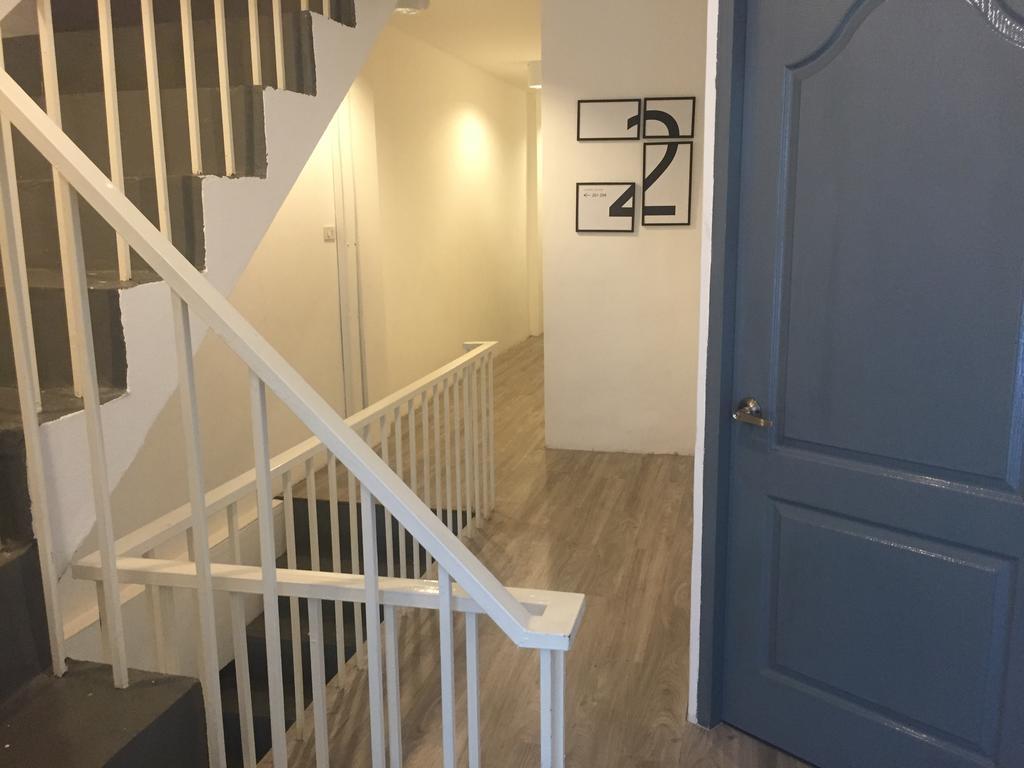 The Rabbit'S Hole Hostel 曼谷 外观 照片