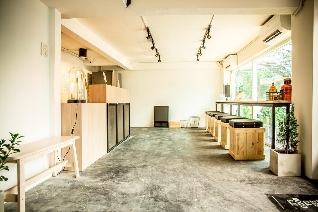 The Rabbit'S Hole Hostel 曼谷 外观 照片