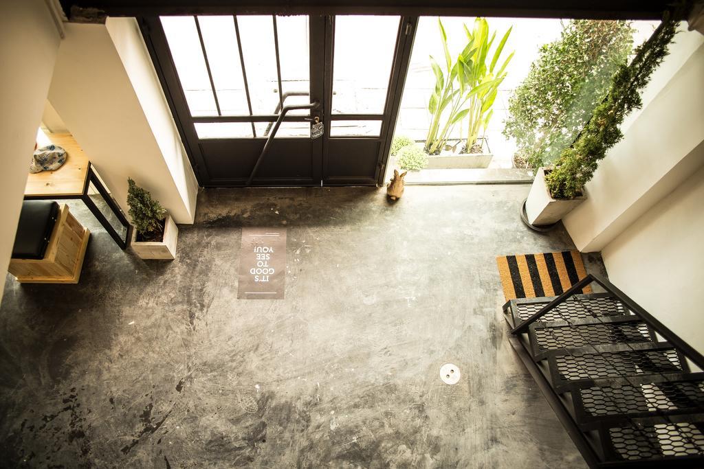 The Rabbit'S Hole Hostel 曼谷 外观 照片