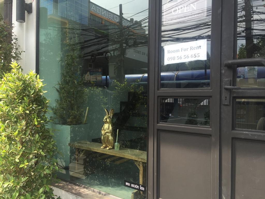 The Rabbit'S Hole Hostel 曼谷 外观 照片