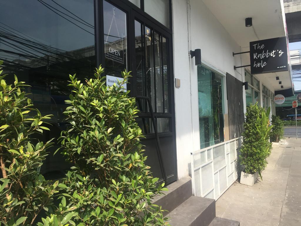 The Rabbit'S Hole Hostel 曼谷 外观 照片